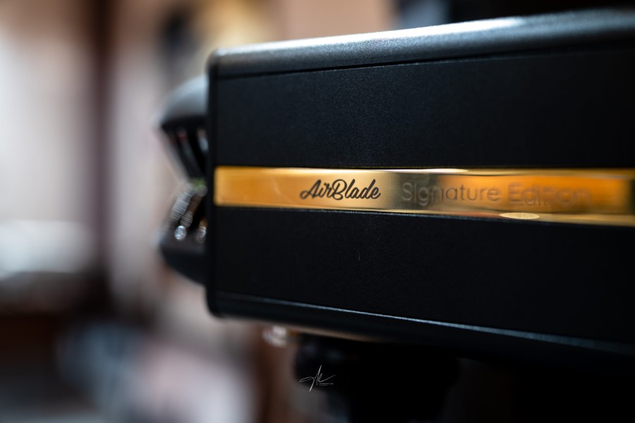 Arya Airblade Signature
